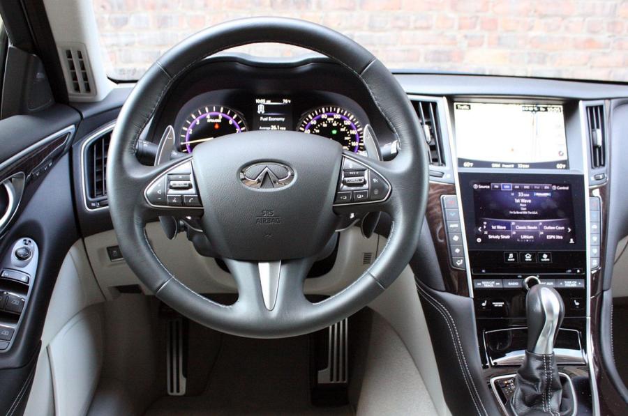  Infiniti Q50 2014 года  (фото 20 из 52)